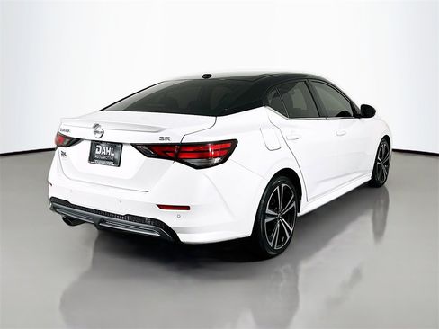 Used 2022 Nissan Sentra SR w/ Trunk Package image 10
