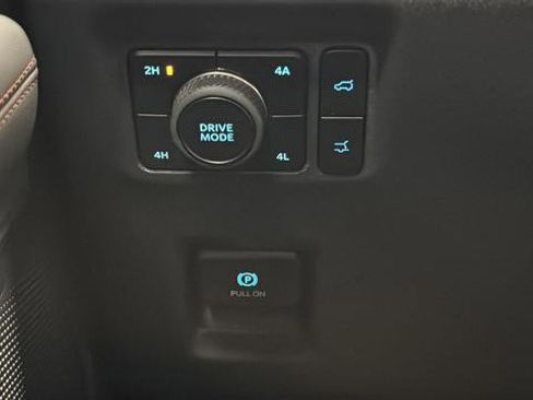 Used 2025 Ford Expedition Active AWD/4WD image 33