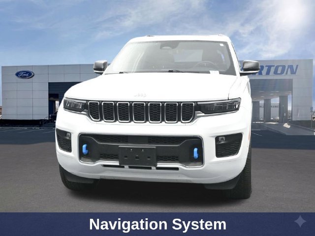 Used 2023 Jeep Grand Cherokee Overland w/ Luxury Tech Group IV AWD/4WD image 3