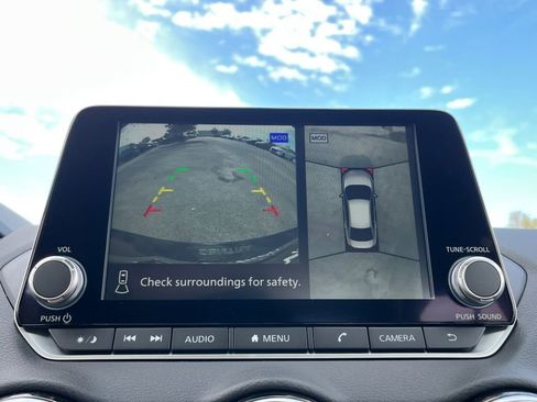 New 2025 Nissan Sentra SR w/ SR Premium Package image 9