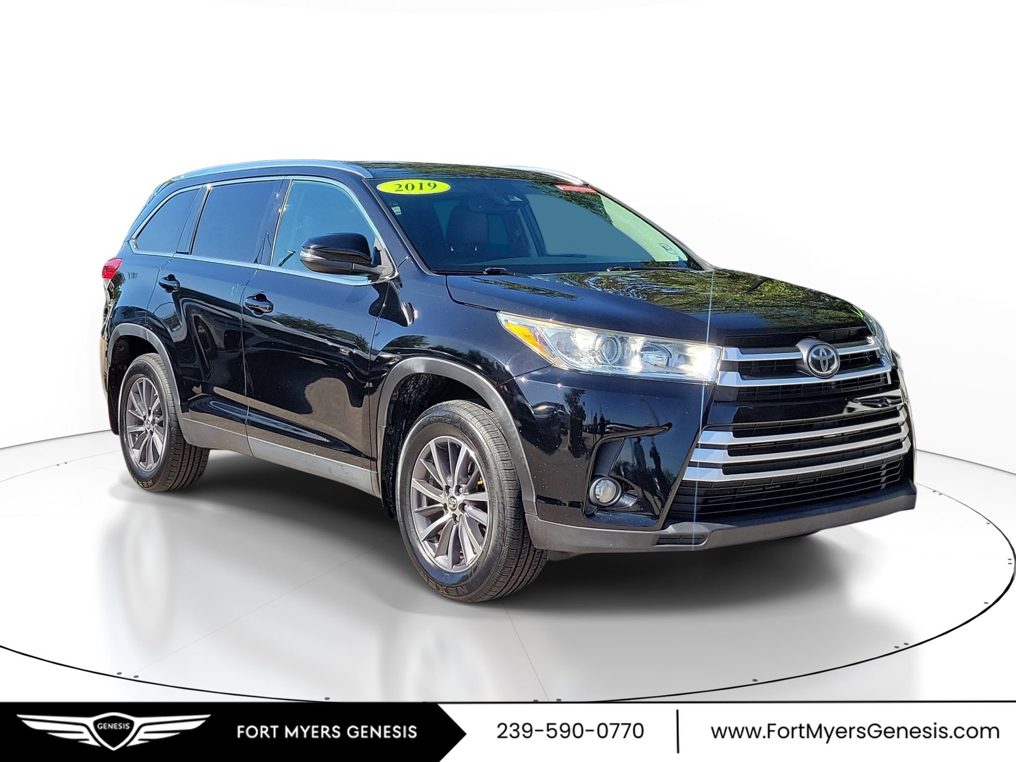 Used 2019 Toyota Highlander XLE AWD/4WD image 1