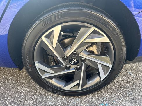 Used 2025 Hyundai Elantra Sport FWD image 19