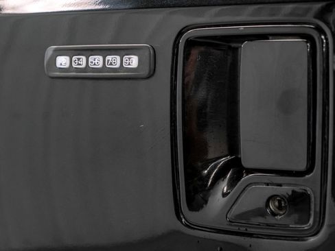 Used 2013 Ford F350 King Ranch w/ FX4 Off Road Pkg image 38