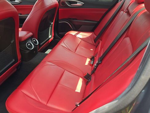 Used 2021 Alfa Romeo Giulia Ti w/ Nero Edizione RWD image 5