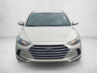 Used 2017 Hyundai Elantra SE video 2