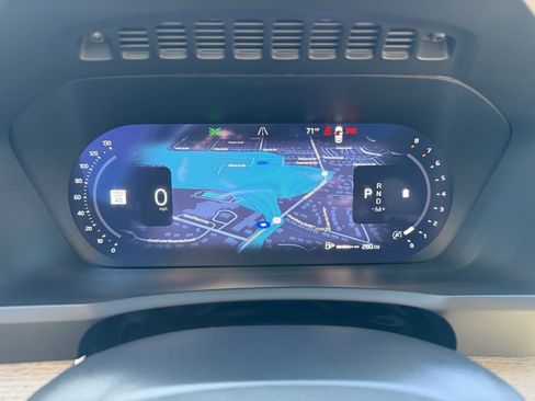 Used 2026 Volvo XC90 B5 Plus w/ Protection Package Premier AWD/4WD image 36