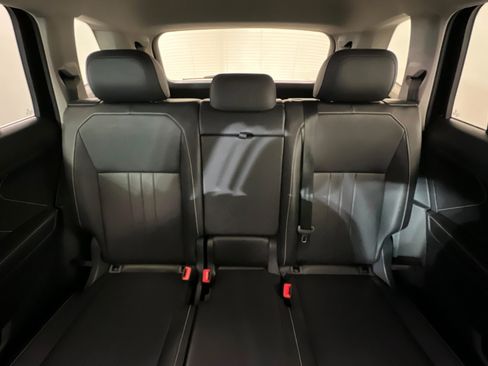 Used 2024 Volkswagen Tiguan SE image 26