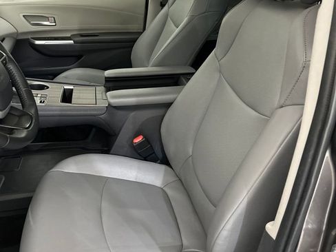 Used 2024 Toyota Sienna XLE image 11