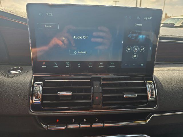 Used 2023 Lincoln Navigator Reserve AWD/4WD image 23