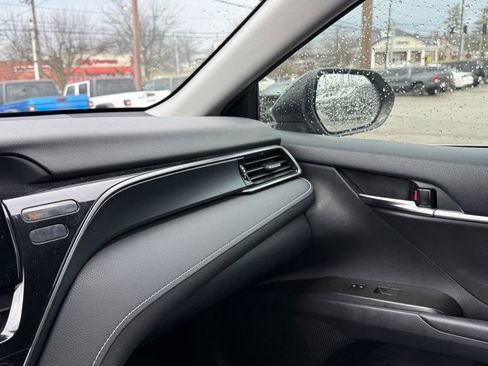 Used 2022 Toyota Camry SE image 22