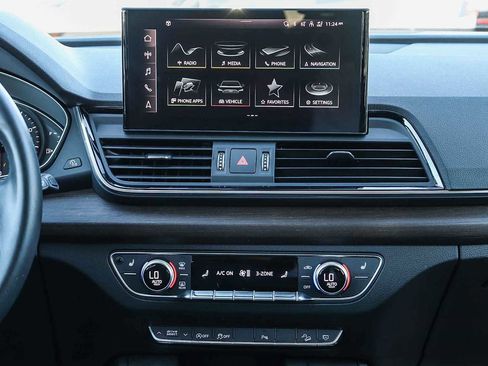 Used 2023 Audi Q5 2.0T Premium w/ Convenience Package image 17