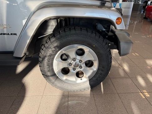 Used 2015 Jeep Wrangler Sahara w/ Connectivity Group image 10