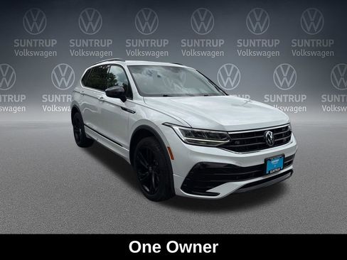 Used 2024 Volkswagen Tiguan SE R-Line w/ MDO Package, Two-Row AWD/4WD image 9