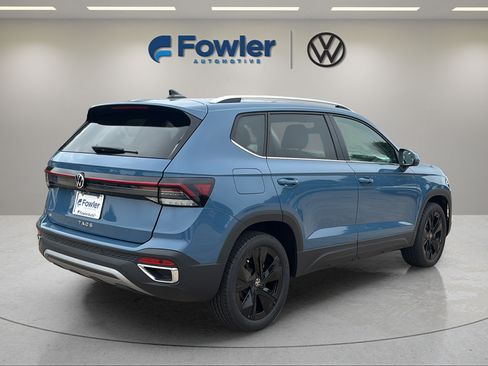New 2026 Volkswagen Taos SE FWD image 7