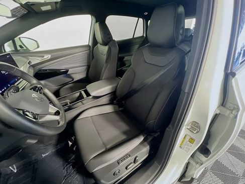 Used 2025 Volkswagen ID.4 Pro S image 9