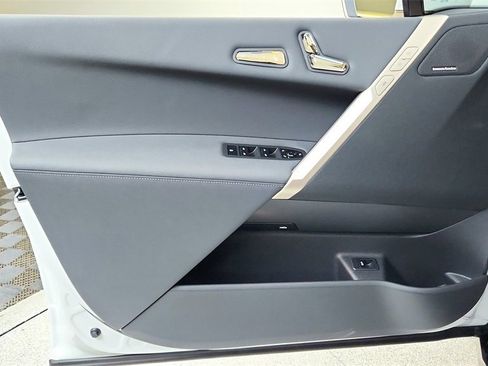 Used 2025 BMW iX xDrive50 image 30