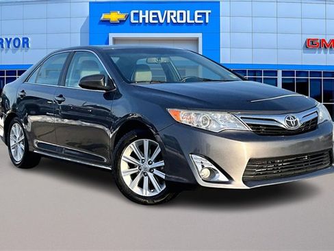 Used 2013 Toyota Camry XLE image 1
