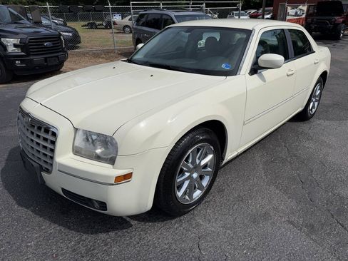 Used 2007 Chrysler 300 Touring L RWD image 3