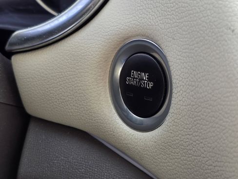 Used 2020 Chevrolet Malibu Premier FWD image 24
