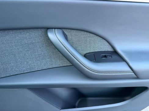 Used 2023 Tesla Model X image 31