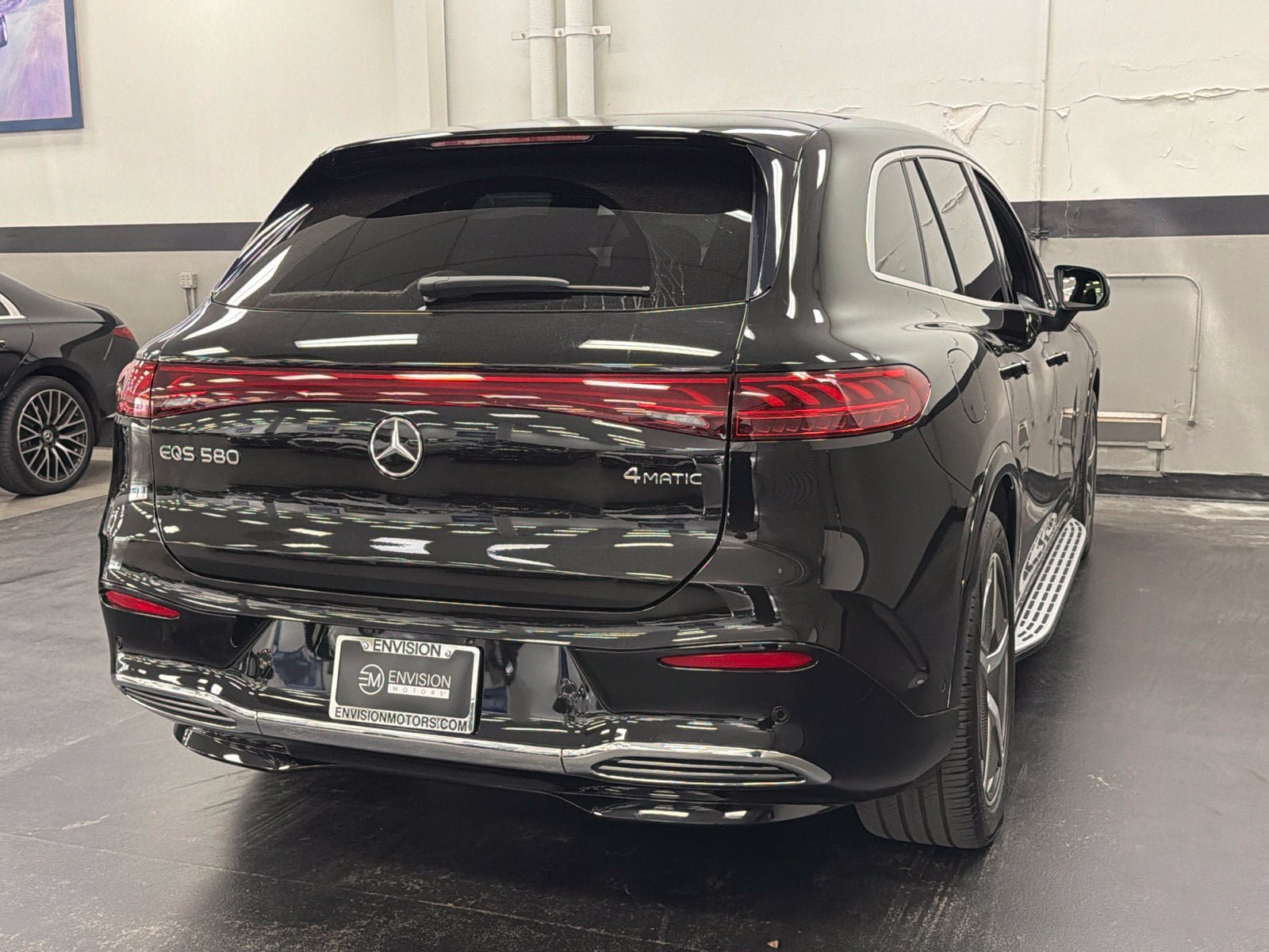 Used 2024 Mercedes-Benz EQS 580 4MATIC SUV w/ Exclusive Trim Package image 12