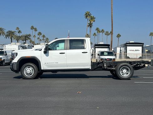 New 2026 GMC Sierra 3500 Pro w/ Convenience Package RWD image 7