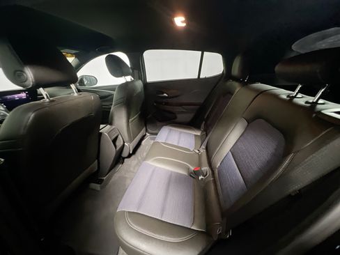 Used 2025 Buick Envista Preferred w/ Convenience I Package FWD image 28