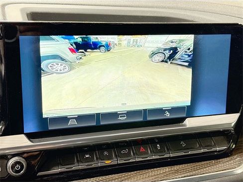 Used 2023 Chevrolet Silverado 1500 LT Trail Boss w/ Convenience Package II image 16