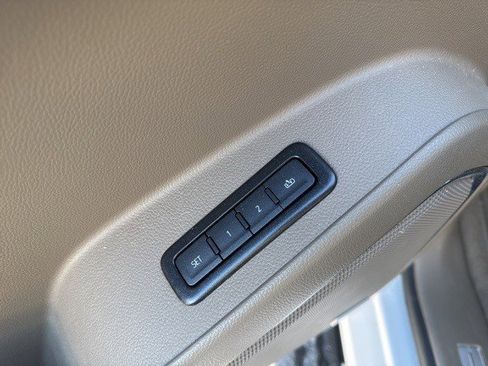 Used 2020 Chevrolet Tahoe LT image 19