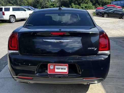 Used 2015 Chrysler 300 S w/ 300S Premium Group RWD image 5