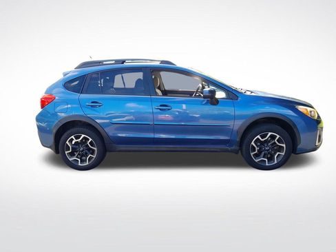 Used 2016 Subaru Crosstrek 2.0i Premium w/ Moonroof Package AWD/4WD image 9