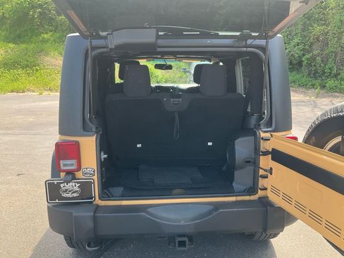 Used 2013 Jeep Wrangler Sport AWD/4WD image 26