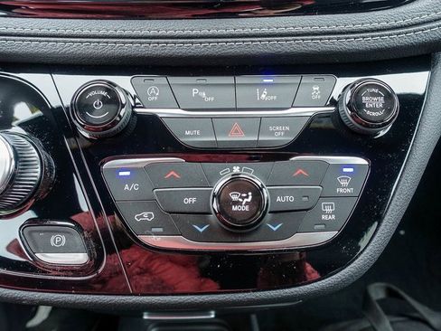 New 2026 Chrysler Pacifica Select image 27