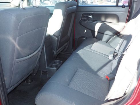 Used 2012 Jeep Liberty Sport image 13