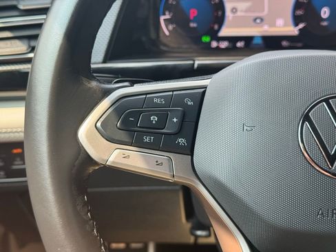 Used 2025 Volkswagen Atlas Cross Sport SEL Premium R-Line image 19