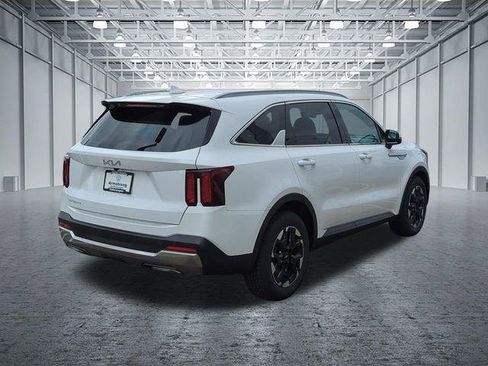 Used 2024 Kia Sorento S FWD image 44