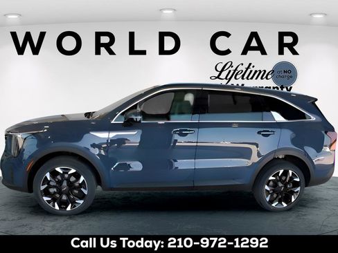 New 2025 Kia Sorento EX w/ Panoramic Sunroof Package image 4