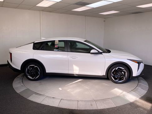 Certified 2025 Kia K4 EX image 6