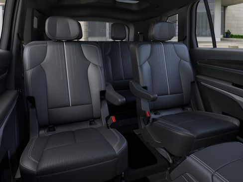New 2026 Cadillac Vistiq Sport w/ LPO, Floor Liner Package AWD/4WD image 17