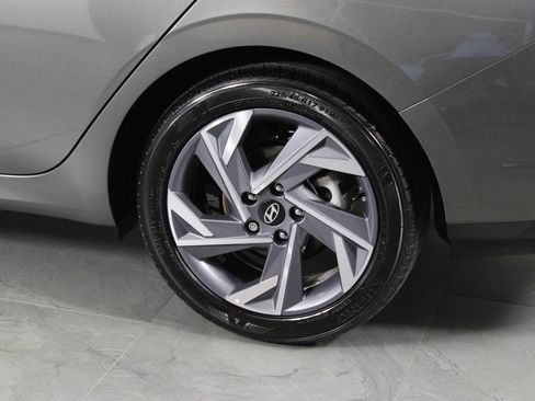 Certified 2025 Hyundai Elantra Sport FWD image 15