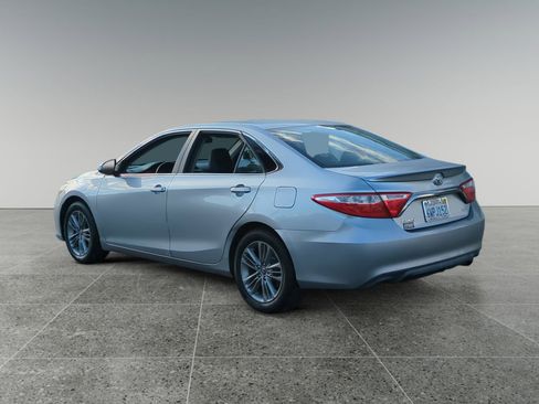 Used 2016 Toyota Camry SE image 4
