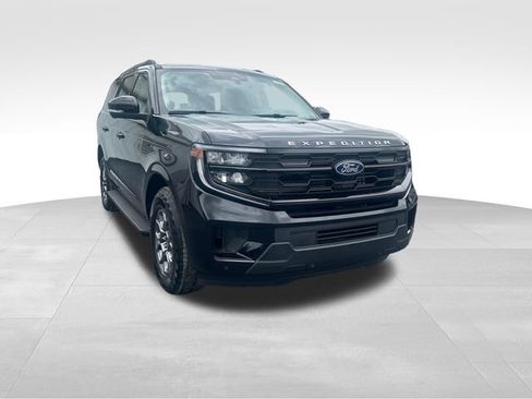 New 2026 Ford Expedition Active RWD image 8