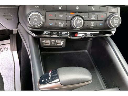 Used 2023 Dodge Durango SXT RWD image 34