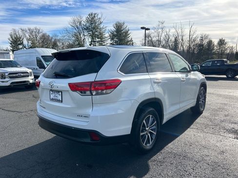 Used 2018 Toyota Highlander XLE w/ Carpet Mat Package (TMS) image 14