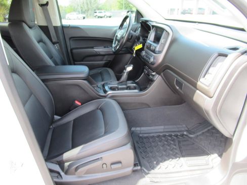 Used 2022 GMC Canyon AT4 AWD/4WD image 10