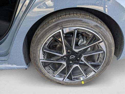 New 2024 Nissan Sentra SR w/ SR Premium Package image 11