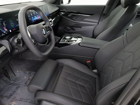 Used 2024 BMW 530i image 32