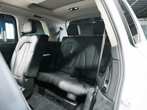 Used 2025 BMW X7 xDrive40i AWD/4WD image 36