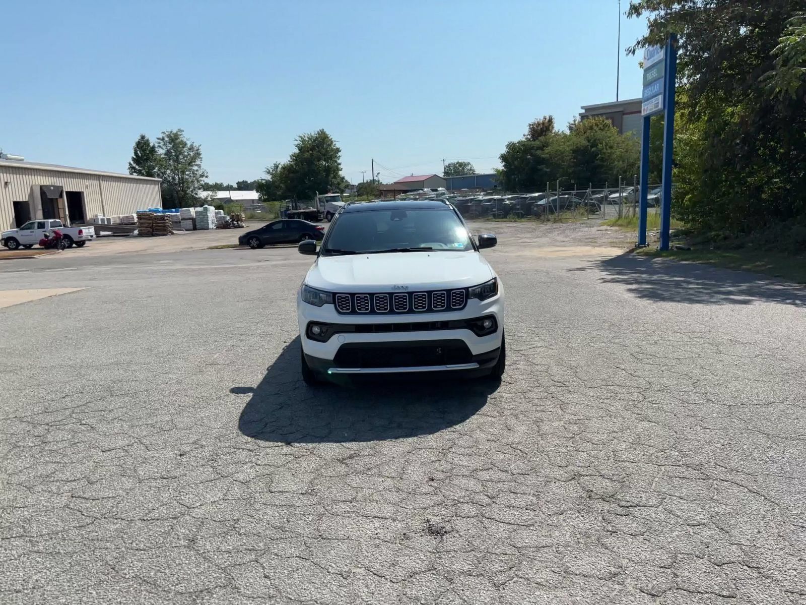 Used 2025 Jeep Compass Limited AWD/4WD image 4