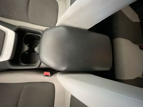Used 2021 Toyota RAV4 XLE AWD/4WD image 21